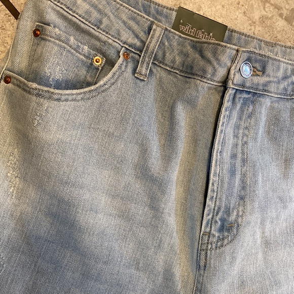 Wild fable Light Wash Mom Jeans - Picture 7 of 11